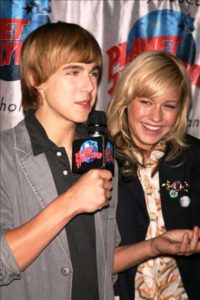 Brie Larson with Cody Linley