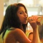 Selena Gomez Drinking Alocohol