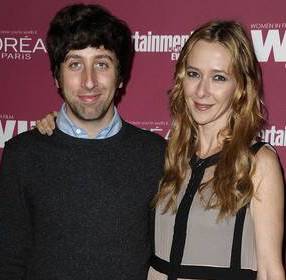Simon Helberg with his wife