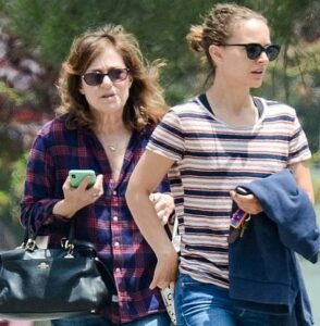 Natalie Portman with her mother