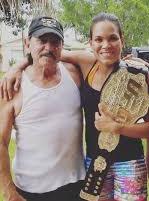 Amanda Nunes with her father