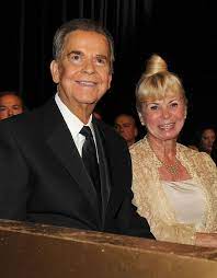 Dick Clark with his wife Kari