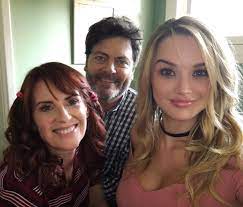 Hunter King with her parents