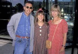 Mayim Bialik with her parents