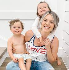 Ali Fedotowsky with her kids
