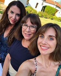 Alison Brie with her mother & sister