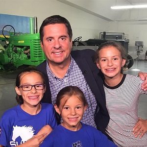 Devin Nunes with his daughters