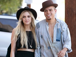 Evan Ross with his wife