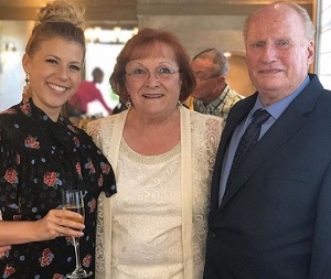 Jodie Sweetin with her parents