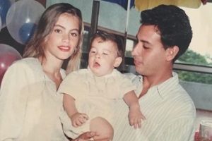 Joe Gonzalez with her ex-wife & son