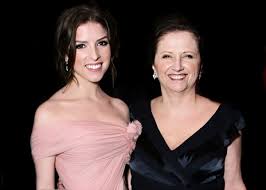 Anna Kendrick with her mother