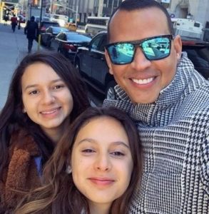 Alex Rodriguez with his daughters