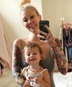 Jenna Jameson with her daughter