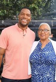 Michael Strahan with his mother