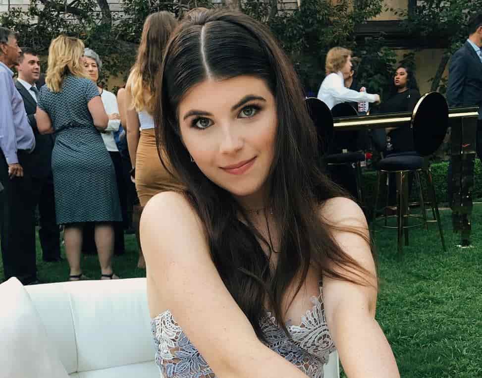 Isabella Rose Giannulli Biography, Age, Wiki, Height, Weight, Boyfriend, Family & More