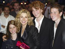 Tatum O'Neal with her children