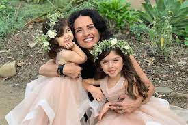 Jenni Pulos with her daughters