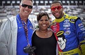 Bubba Wallace with his parents