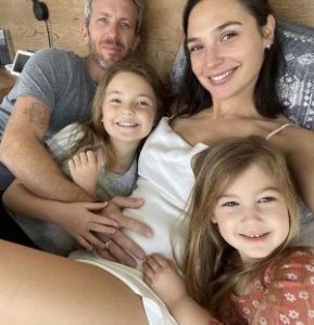 Yaron Varsano with his wife & daughters