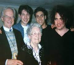 Robert Smith with his family