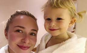 Hayden Panettiere with her daughter