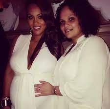 Evelyn Lozada with her sister