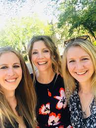 Sarah Chalke with her sisters
