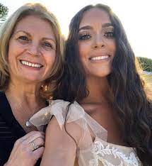 Sammi Giancola with her mother