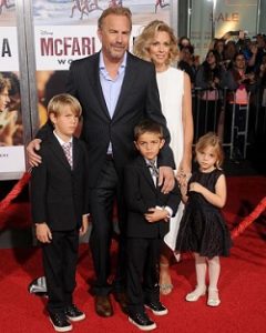 Kevin Costner with his wife & kids